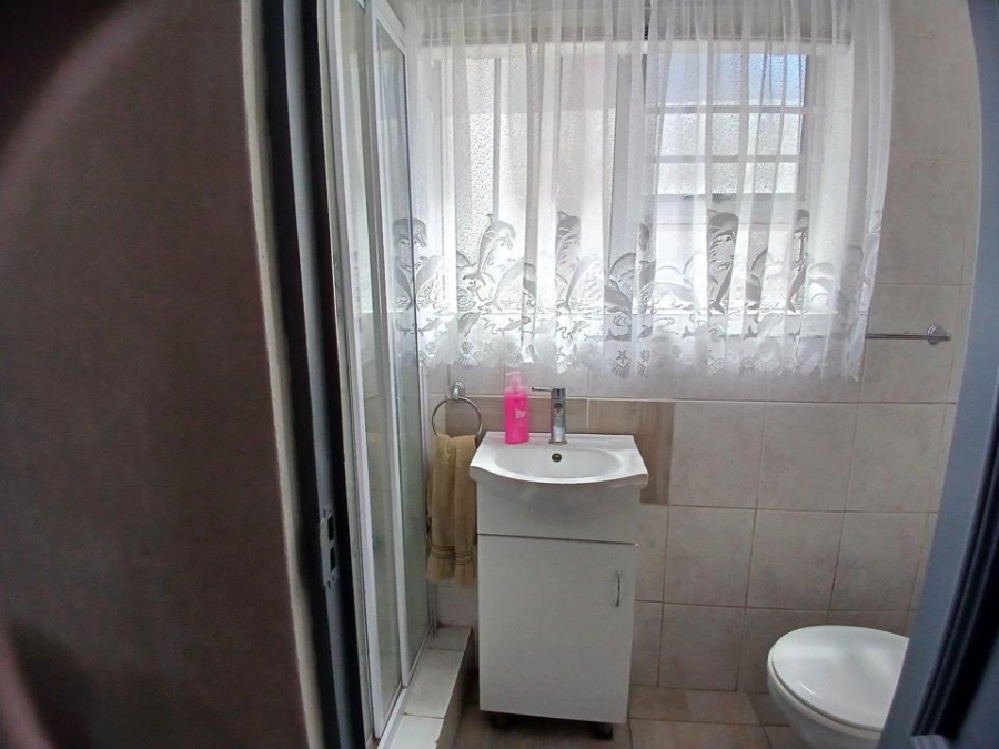 4 Bedroom Property for Sale in De Kelders Western Cape